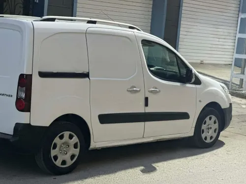 Peugout B9 2015