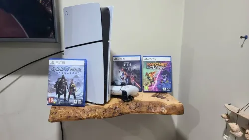 Ps5 Slim avec 3 CD ET SUPPORT VERTICALE 