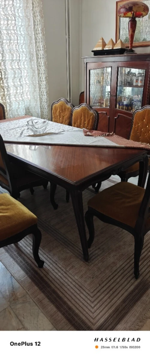 Table à manger et buffet