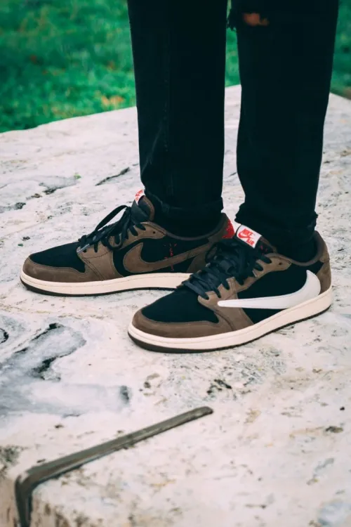 Air Jordan Travis Scott original 