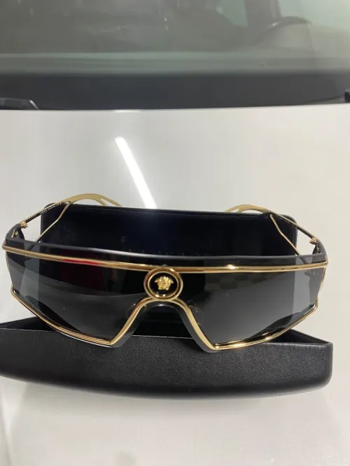 De bonnes lunettes de soleil pour hommes et femmes