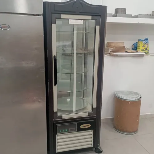 Armoire négative et Frigo scaiola italien et Sigerateeur 