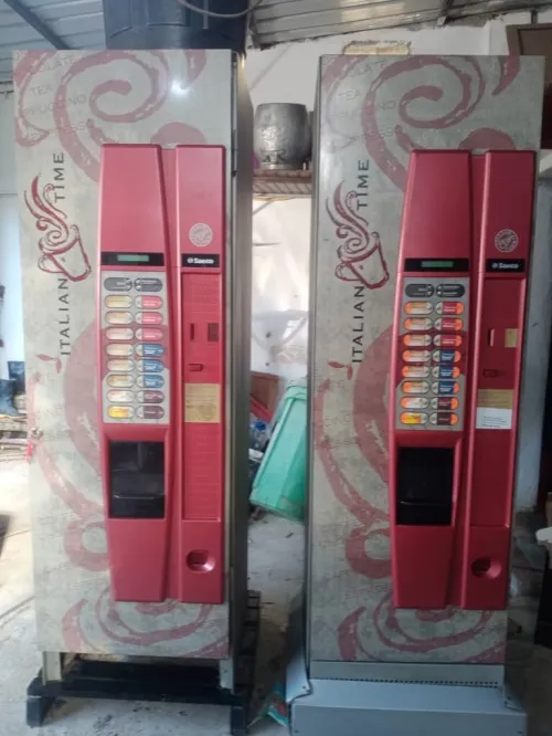 Distributeur automatique de boissons chaudes موزع آلي للمشروبات الساخنة