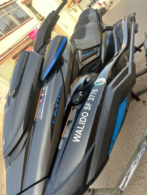 Jet ski