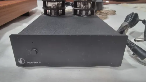PRO-JECT X KLIPSCH HERITAGE DEBUT CARBON (DC) NOYER + Ortofon 2M Blue + PRO-JECT TUBE BOX S Préampli