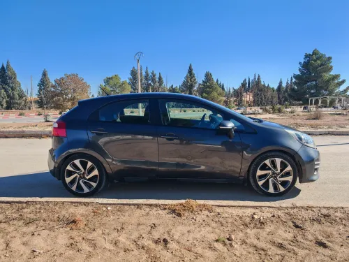 Kia Rio 5 portes 2015 Funny Facelift 