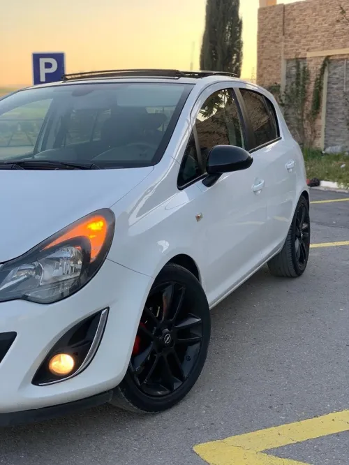 Opel Corsa 2014 Color Edition