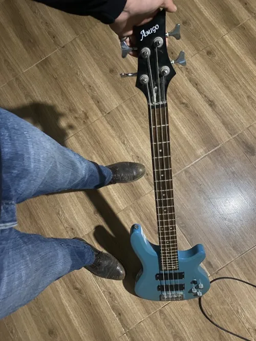 Basse Amigo 4 cordes