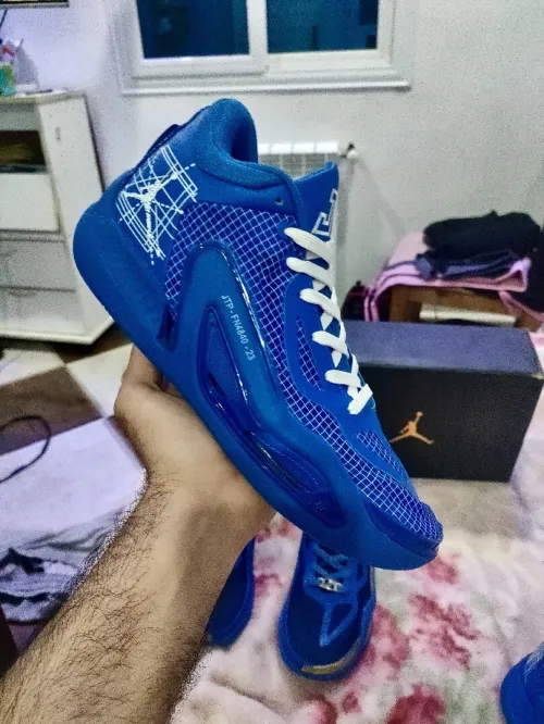 Des baskets nba air Jordan Tatum originals 