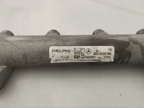 Rampe d'injection avec les 2 Manou Mercedes om 651