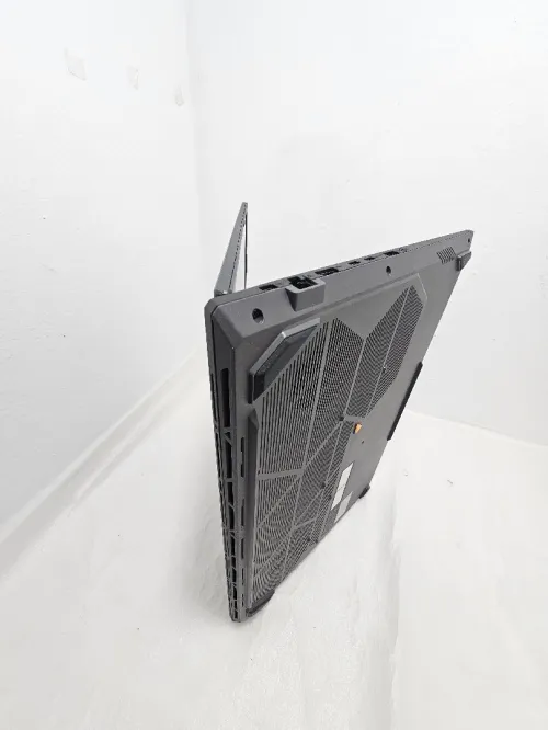 ASUS TUF Gaming A18 Ryzen 7 260 (8-Core 3.8 GHz / 5.1 GHz Turbo - 16 Threads