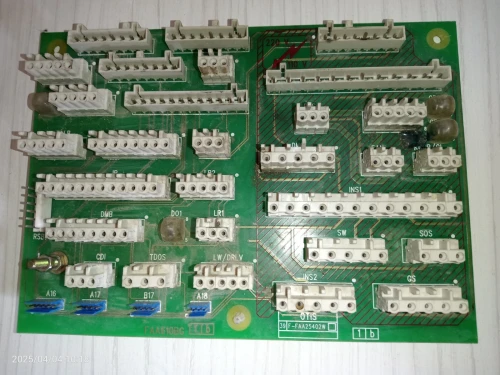 Pièces électroniques Ascenseur marque OTIS