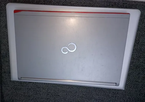 Laptop FUJITSU 14 pouces