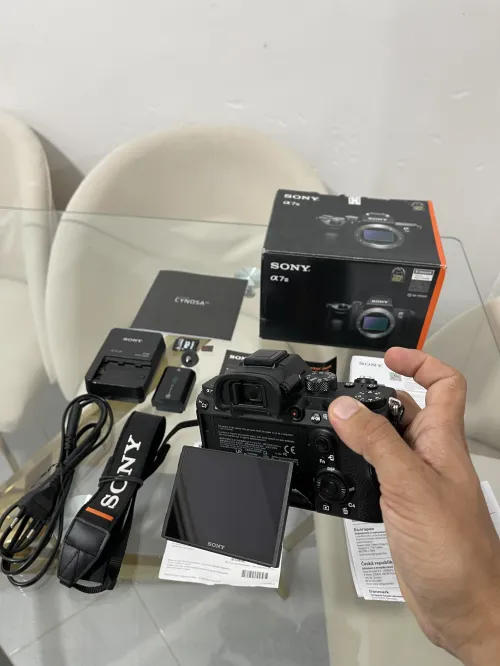 Sony A7 III : Très bon état / 6k click + carte mémoire 128 gb