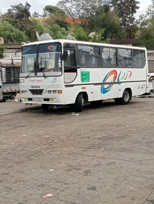 Isuzu Urban 27 2000
