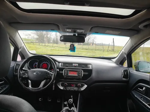 Kia Rio 5 portes 2015 Funny Facelift 