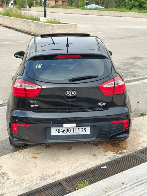 Kia Rio 5 portes 2015 Funny Facelift 