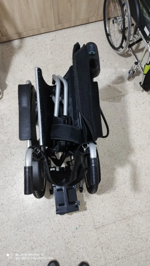 Fauteuil roulant Electrique pliable et léger