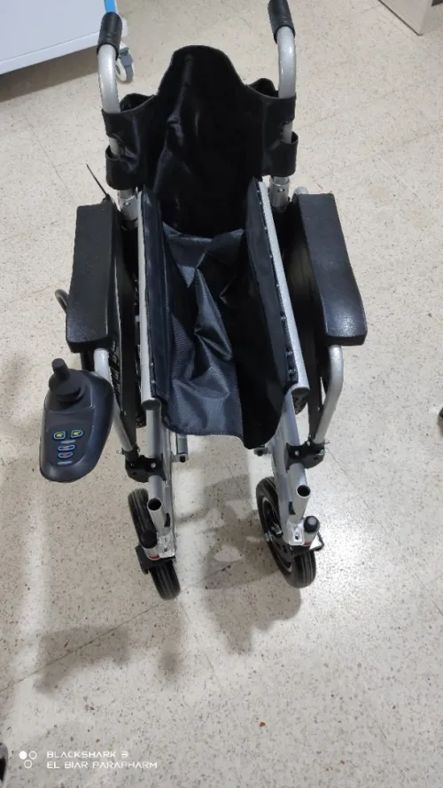 Fauteuil roulant Electrique pliable et léger