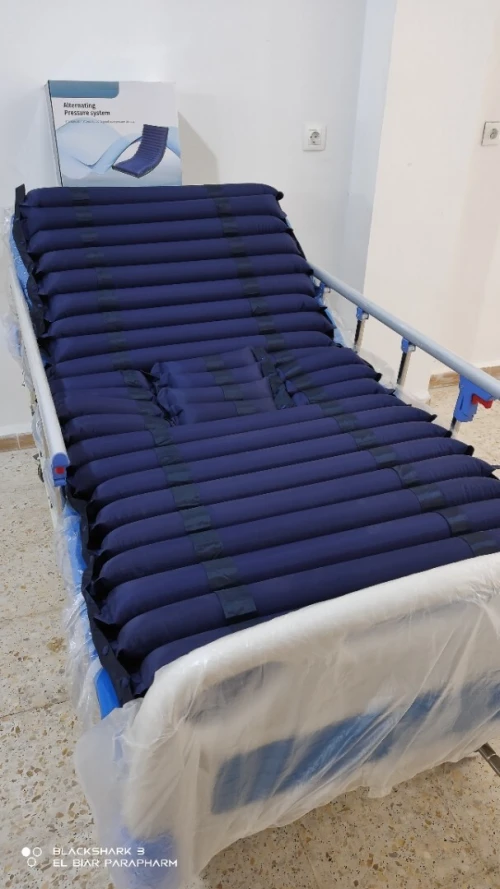 MATELAS A AIR MEDICAL ANTI-ESCARRES AVEC TROU BX-P03