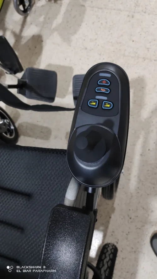 Fauteuil roulant Electrique pliable et léger