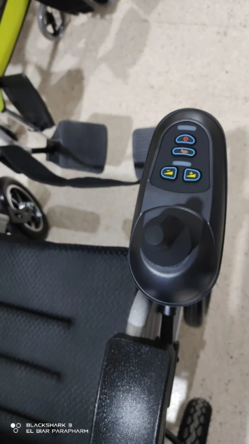 Fauteuil roulant Electrique pliable et léger