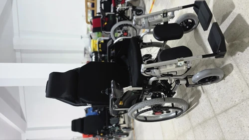 Fauteuil roulant électrique JRWD303U | Dossier haut, grandes roues & télécommande