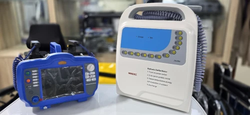 Défibrillateur externe semi-automatique DM7000 avec Moniteur ( scpoe )