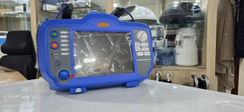 Défibrillateur externe semi-automatique DM7000 avec Moniteur ( scpoe )