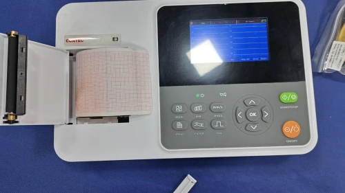 Electrocardiographe ECG Contec E3 (3 pistes) avec interprétation (Nouveau modèle)