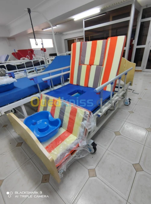 Lit médicalisé multipositions  garde robe pour soins  a domicile 