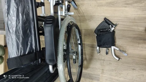 Fauteuil roulant noir aluminium 