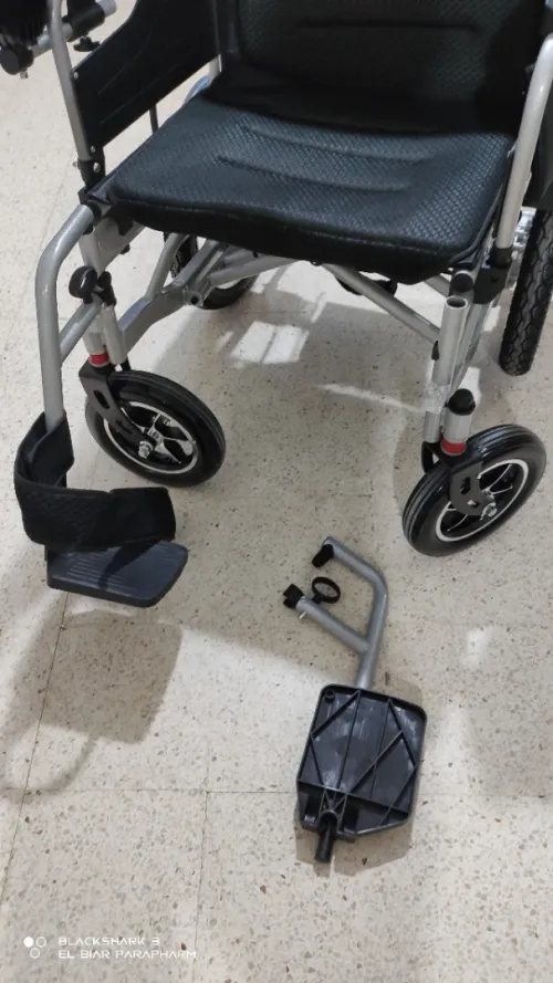 Fauteuil roulant Electrique pliable et léger