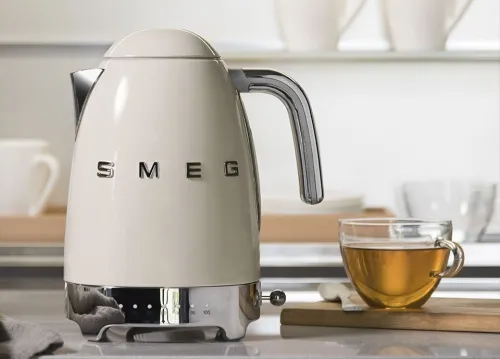 bouilloire électrique Crème SMEG