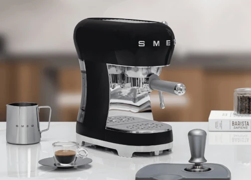 Machine à Café Smeg, Expresso Manuelle , Système Cappuccino, Thermoblock, Grand Boîtier Tasse et Double Fonction Café, Réservoir d'Eau 1 L, Dimensions Compactes, 1350W,
