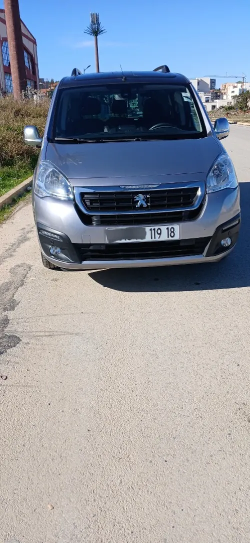 Peugeot Partner 2019 Tepee Allure 