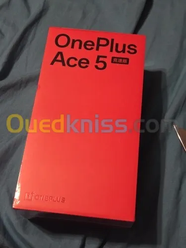Oneplus Ace 5 racing édition
