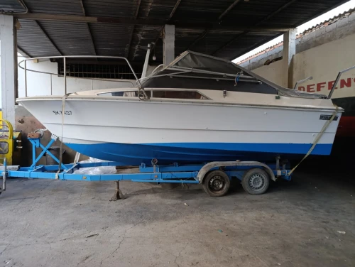 Bateau deux cabine 