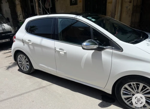 Peugeot 208 2018 Allure Facelift