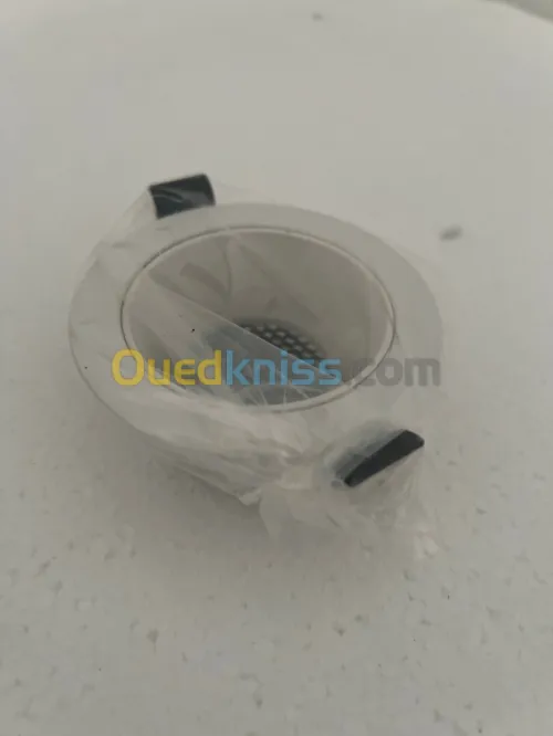  للبيع 15 سبوتات إضاءة عالية الجودة من ماركة Burux Electronics