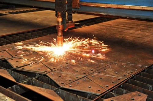 DECOUPE PLAZMA de toutes les pièces des structures métalliques.