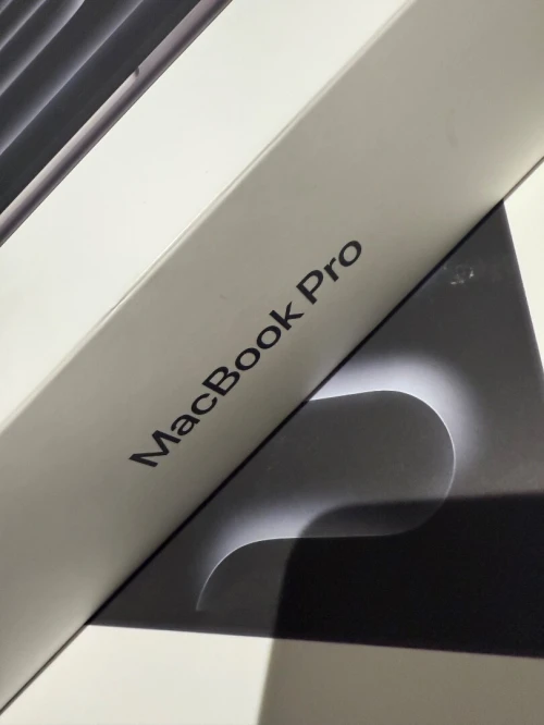 MacBook Pro m5