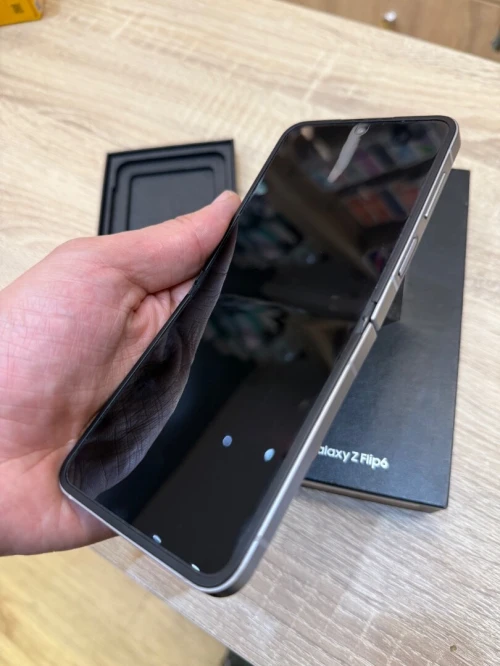 Samsung Z flip 5/ Zflip6 / Z flip 7