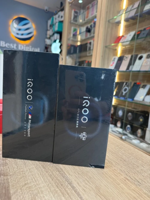 Vivo Iqoo 13 bmw