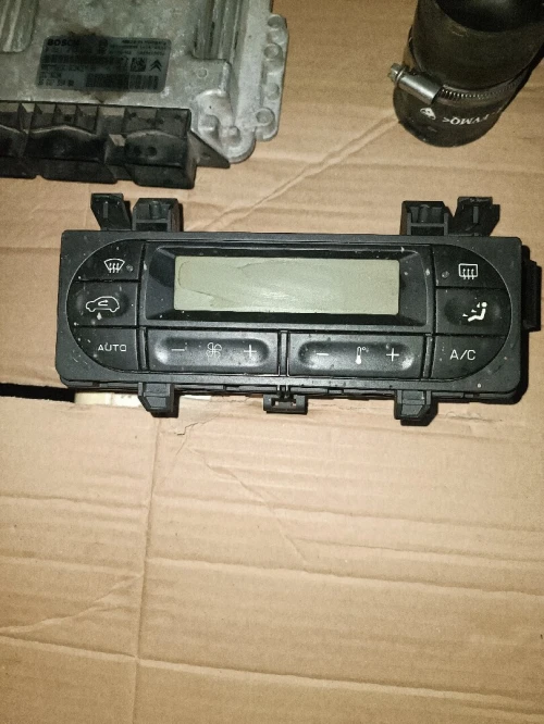 Lot complet de pièces auto Citroën C3 et Peugeot 207 1.6 Hdi 90 Cv