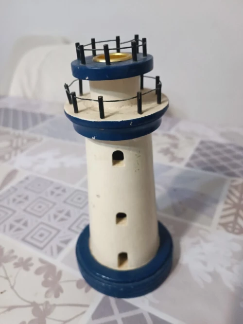 Collections variée d'objets de décoration sur le thème marin