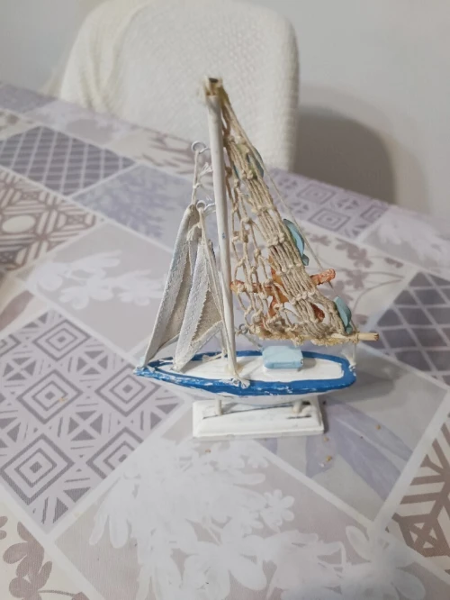 Collections variée d'objets de décoration sur le thème marin
