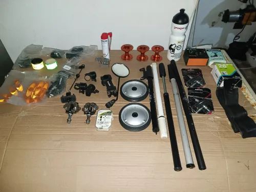 lot de pièces et accessoires vélo original venu de France