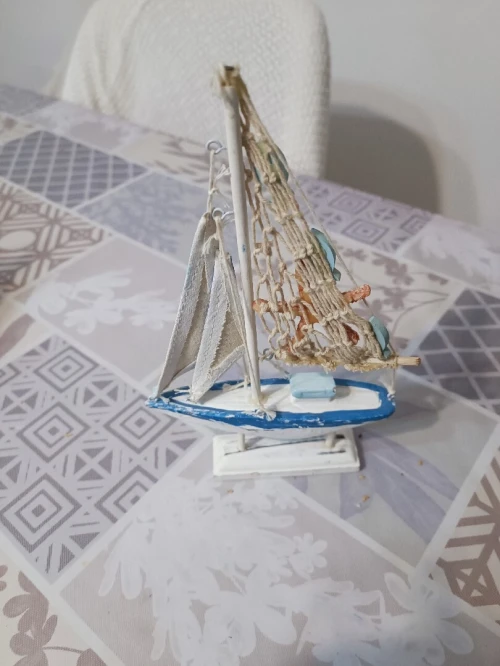 Collections variée d'objets de décoration sur le thème marin