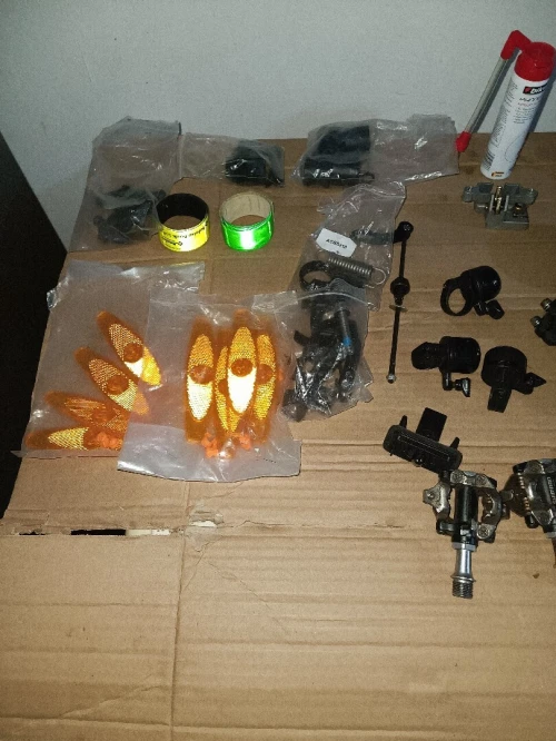 lot de pièces et accessoires vélo original venu de France